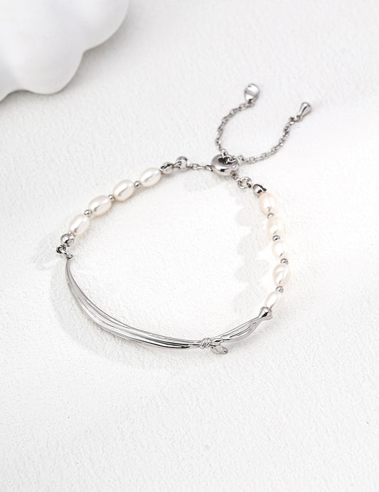 Elegant Bow Pearl Strand Bracelet