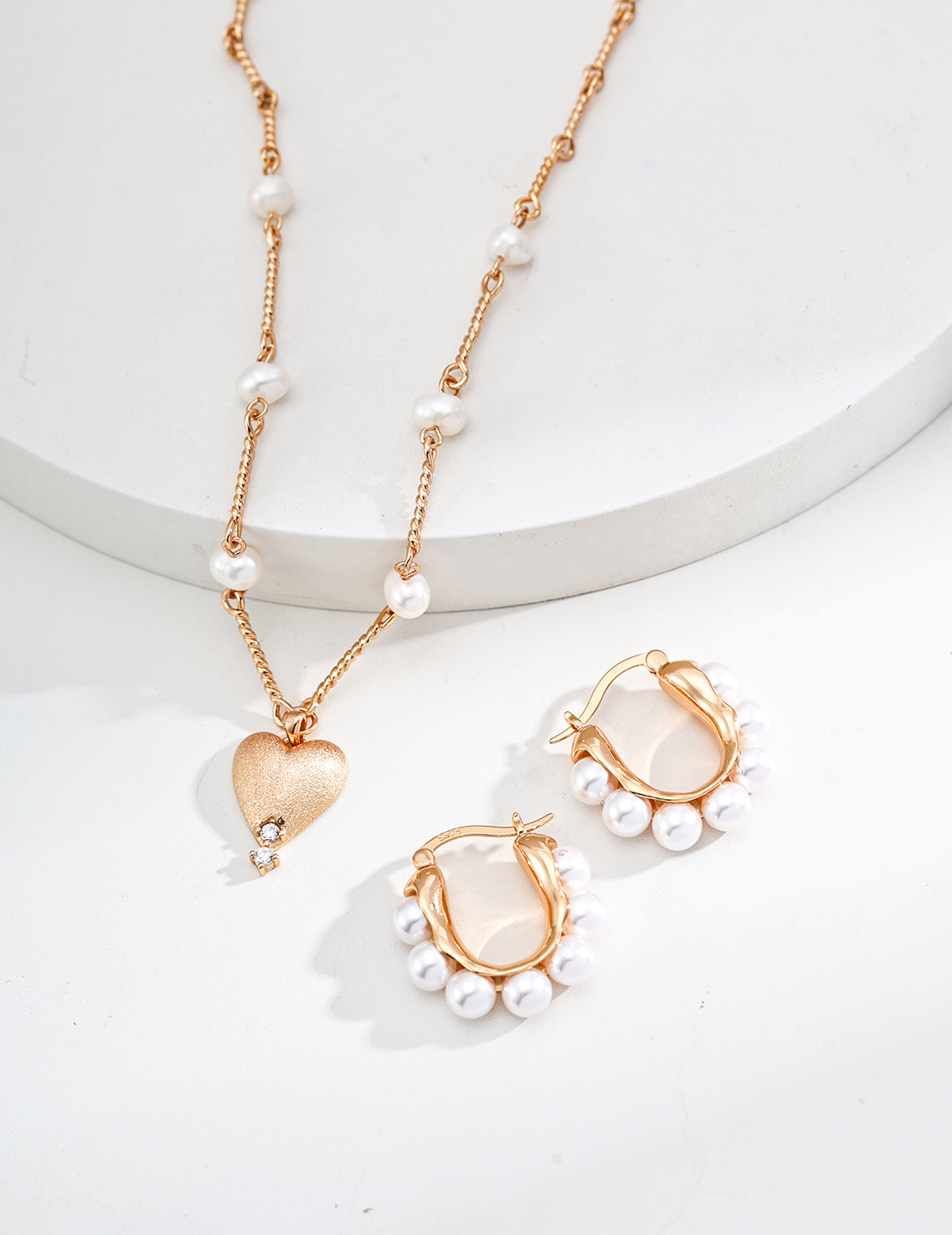 Frosted Gold & Pearl Zircon Necklace
