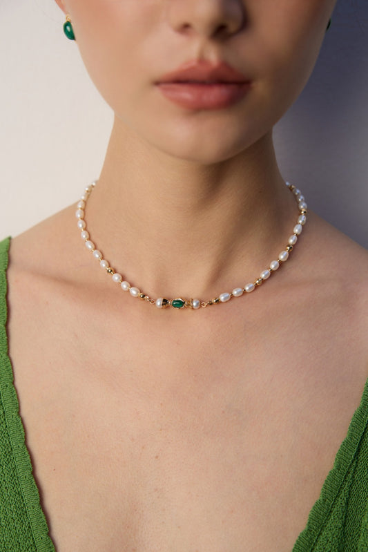 Minimalist Malachite & Natural Pearl Necklace