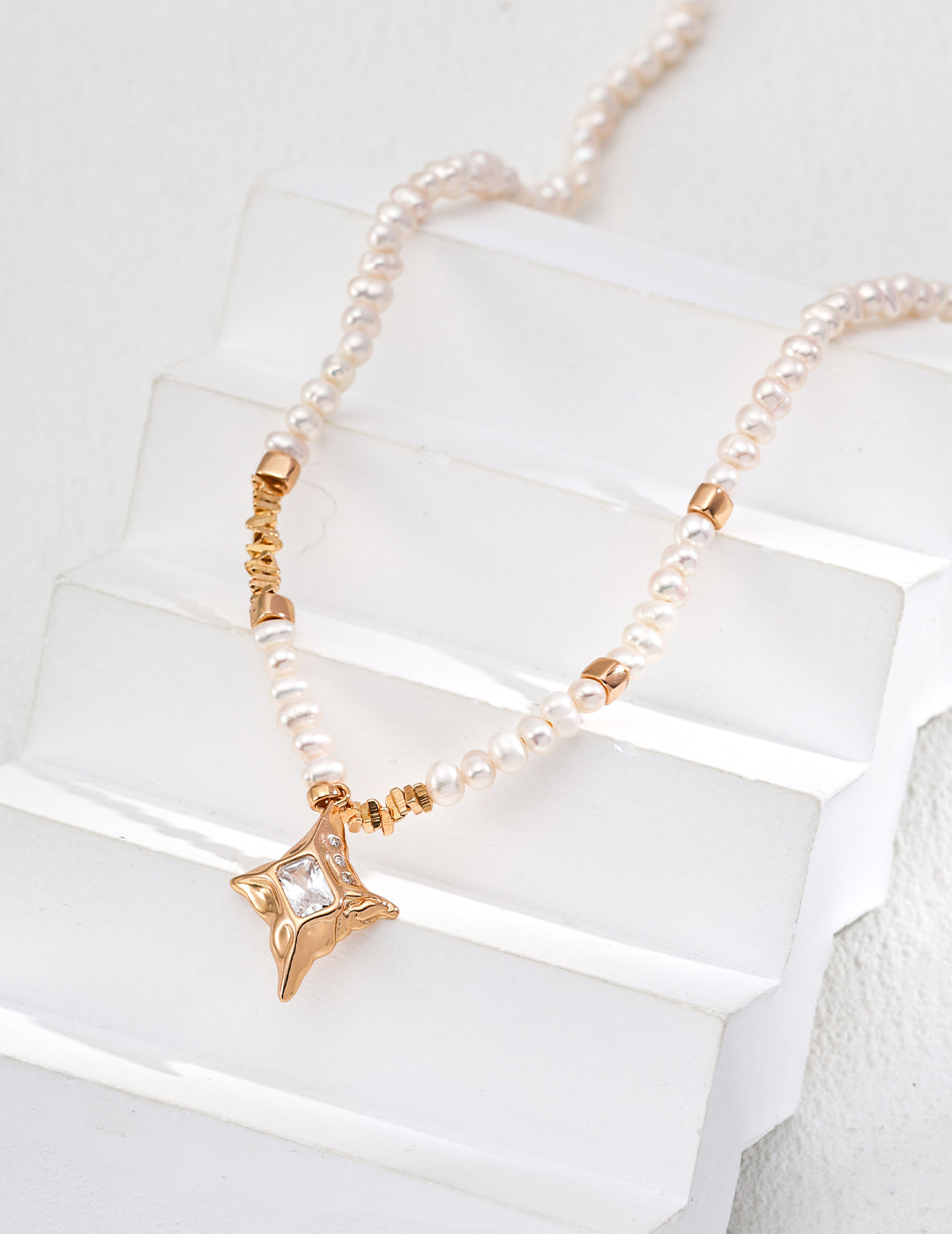 Lustrous Pearl & Zircon Necklace