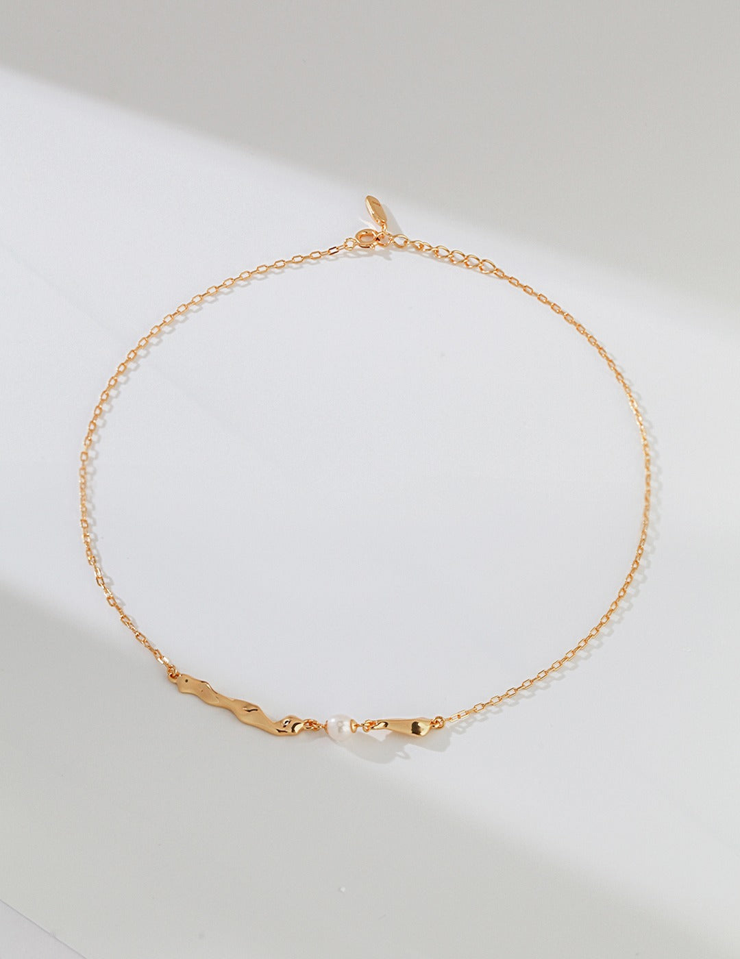 Twisted Fluid Pearl Necklace