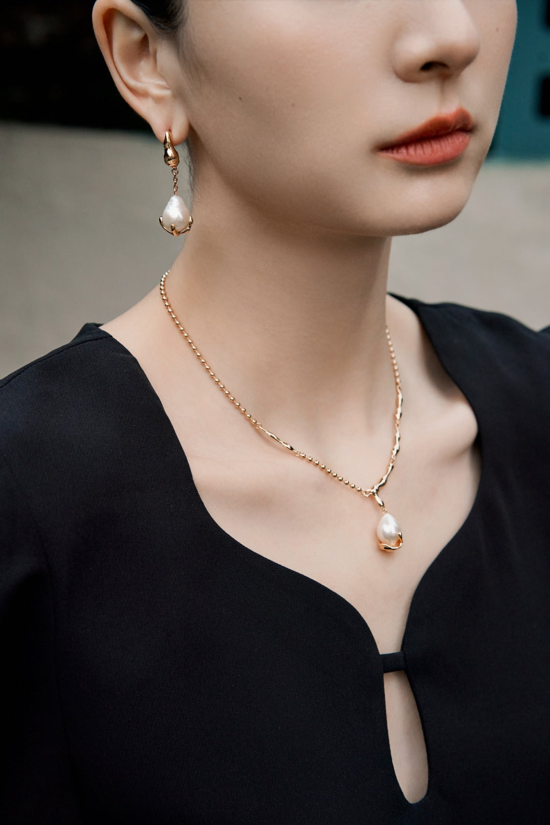 Organic Flow Baroque Pearl Necklace