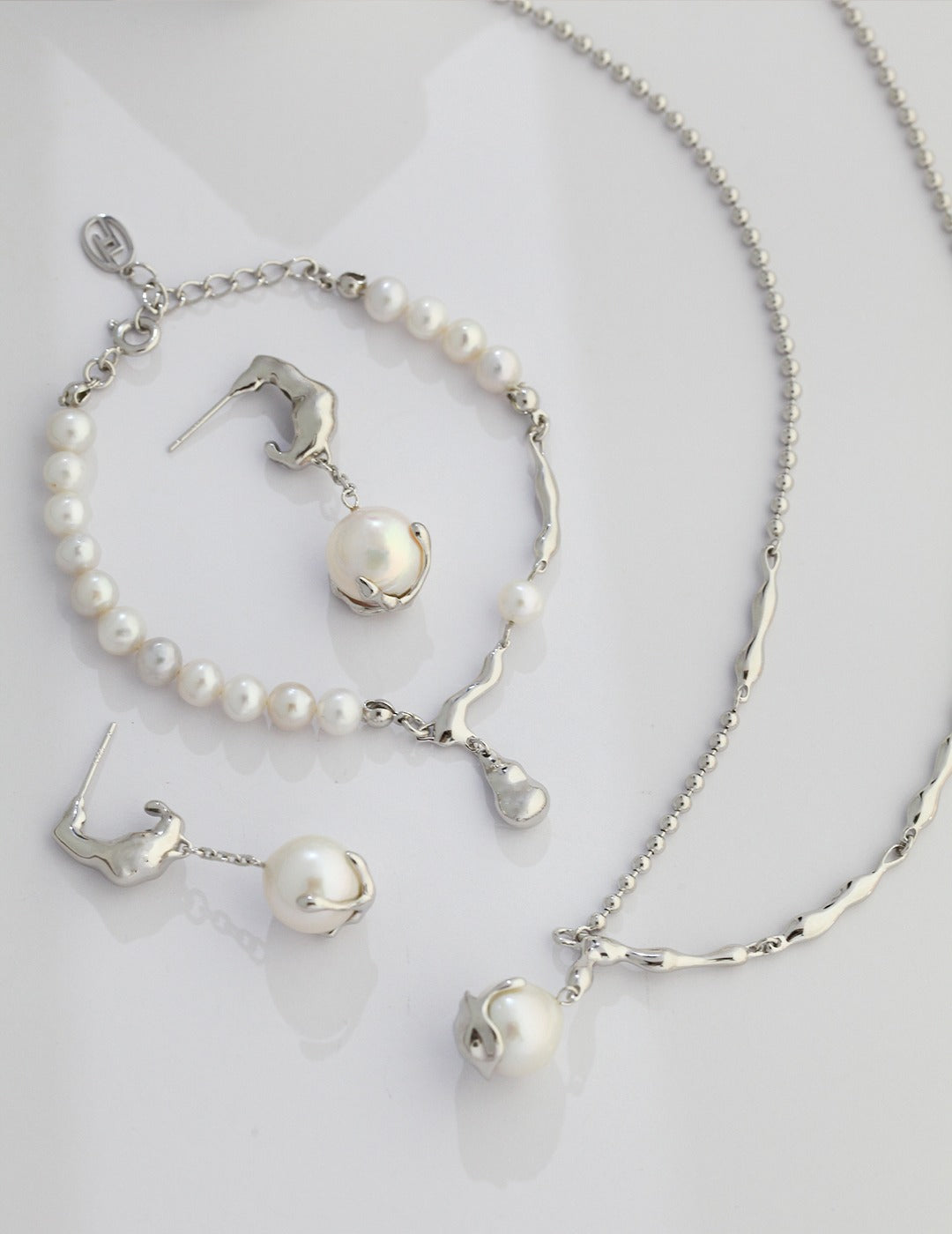 Organic Flow Baroque Pearl Necklace